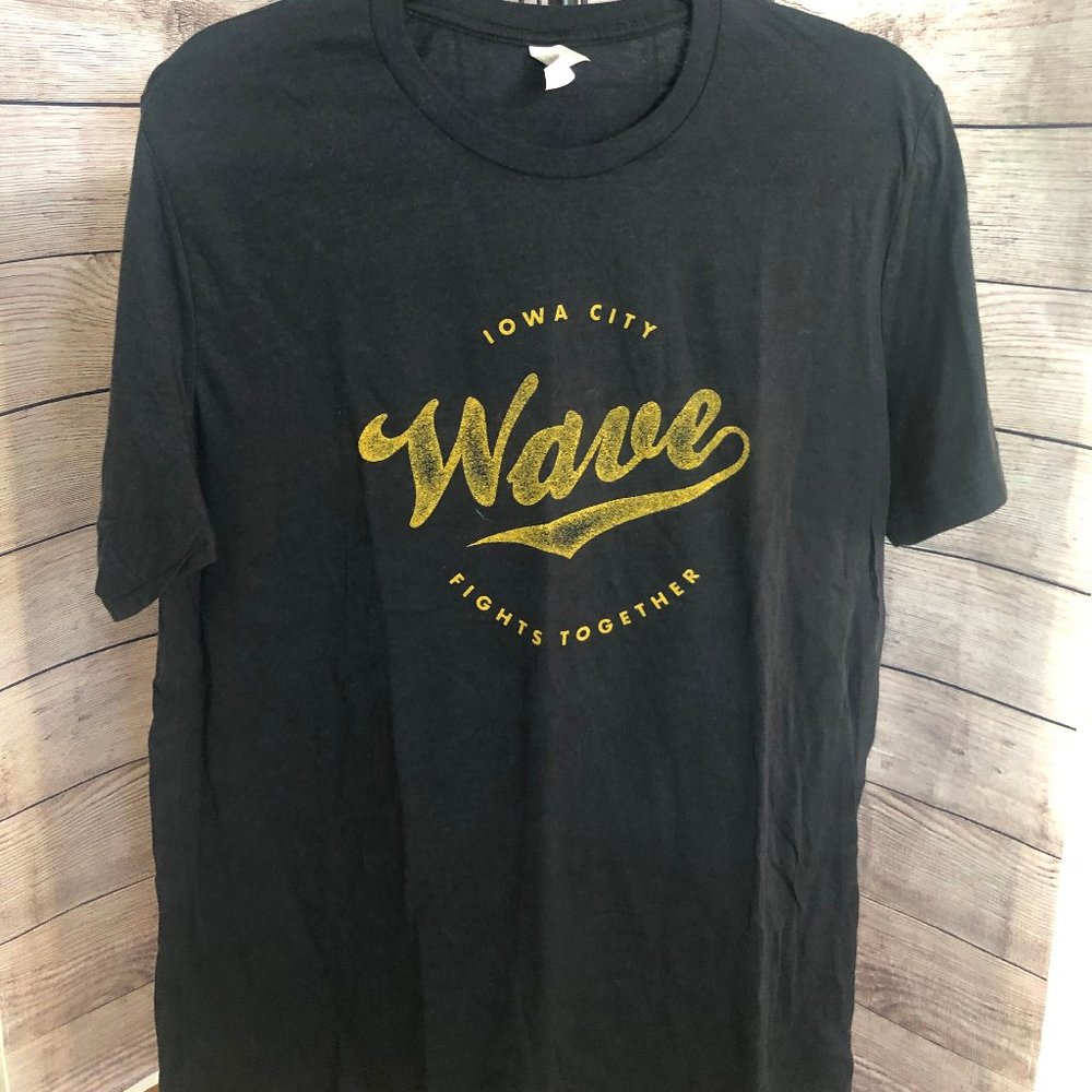 🌸Bella and Canvas Large Hawkeye Wave Shirt🌸
